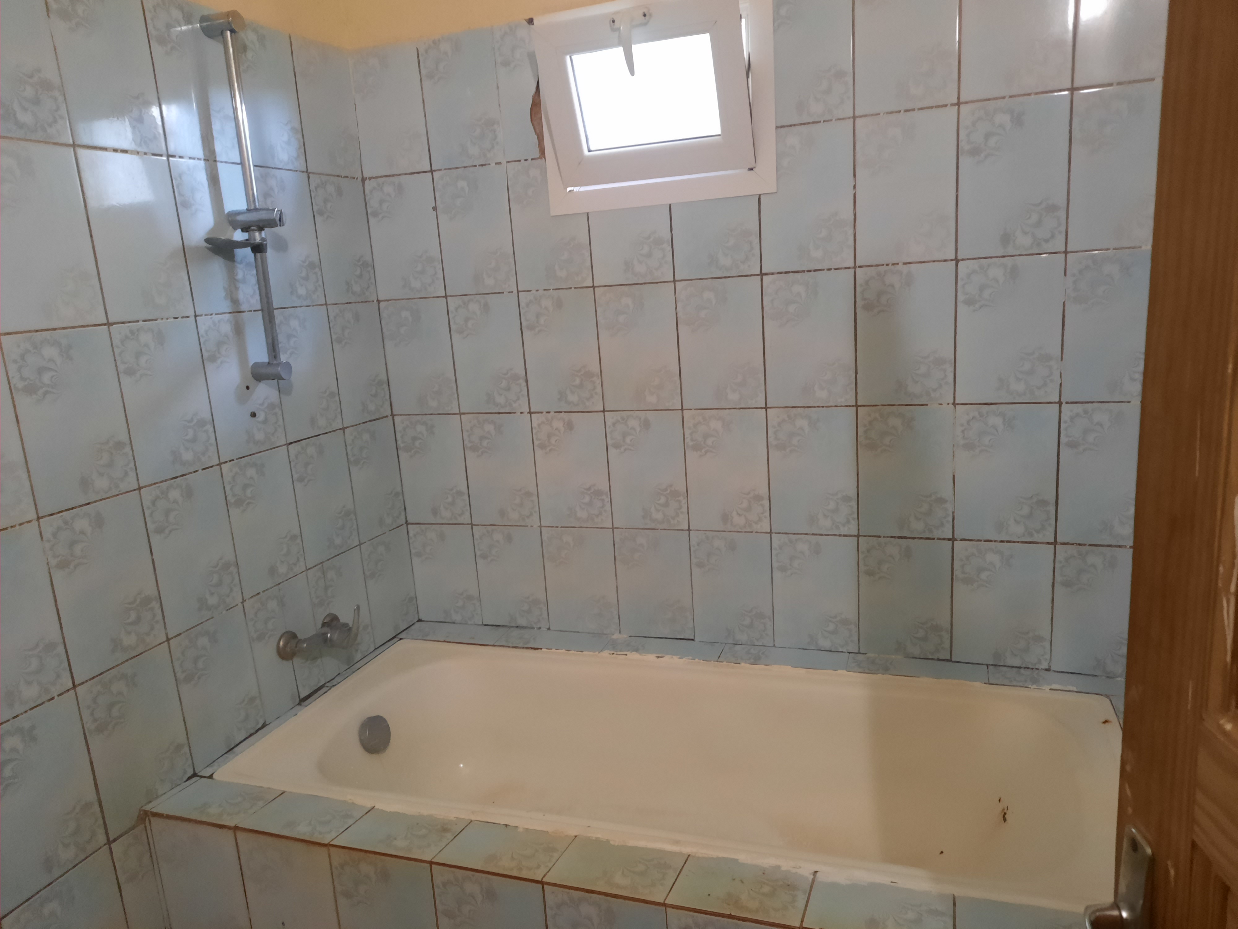 Rénovation salle de bain à M'tsangamouji