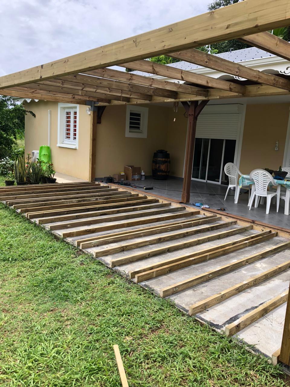 Avancée de terrasse, abris jardin à Sainte-Marie